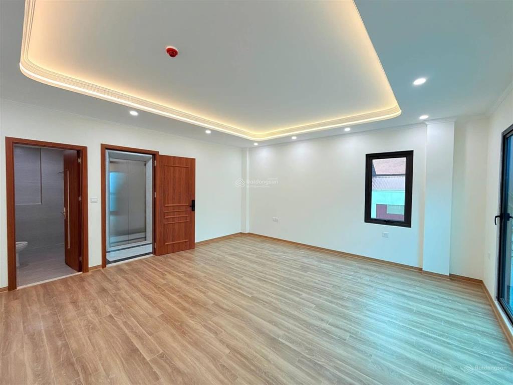 Võng thị, tây hồ  56m2 x 5t, thang máy  ngõ 3 ô tô tránh  khu vip  dân trí cao  19 tỷ