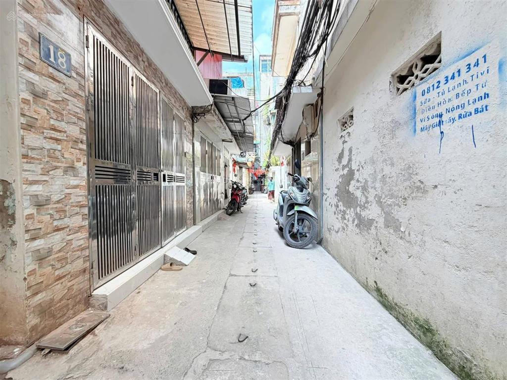 Bán nhà phố vĩnh tuy, hbt  32m2x2t  lô góc, gần phố  giá đầu tư  4,5 tỷ