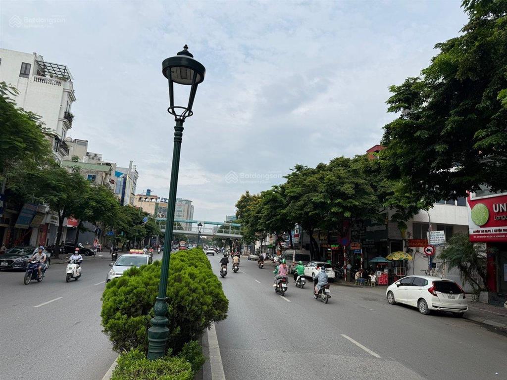 Bán nhà mặt phố nguyễn văn cừ,long biên  210m2x5t  vị trí đắc địa,kinh doanh đỉnh  sổ đẹp  59tỷ