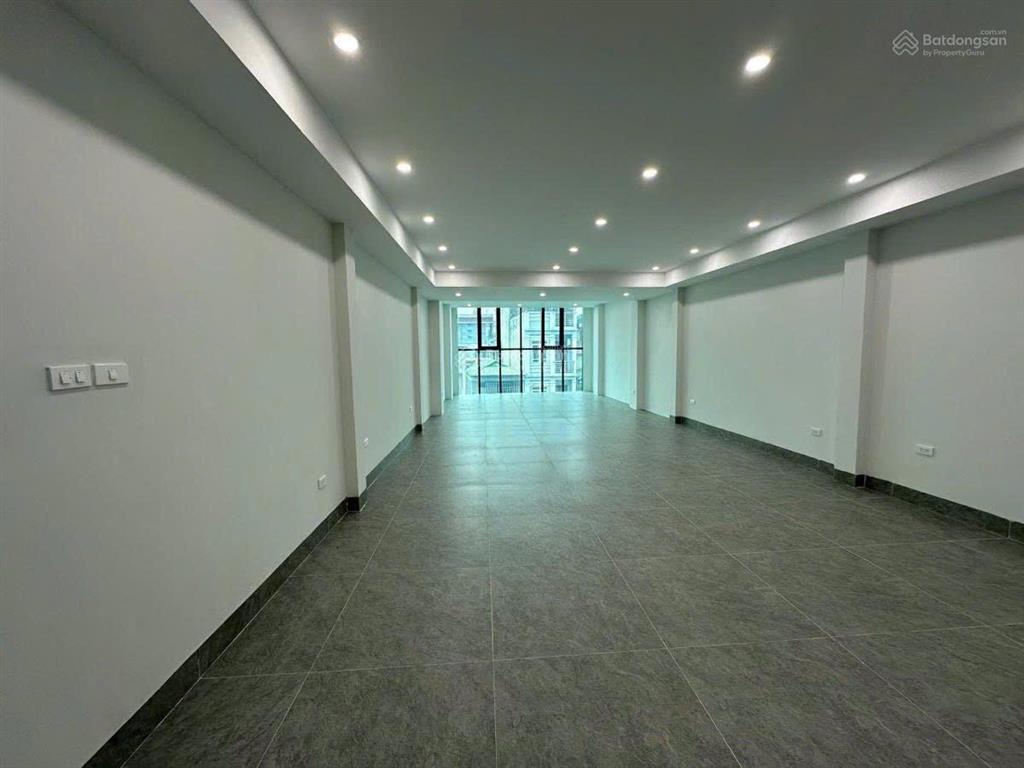 Bán nhà mặt phố nguyễn văn cừ,long biên  210m2x5t  vị trí đắc địa,kinh doanh đỉnh  sổ đẹp  59tỷ