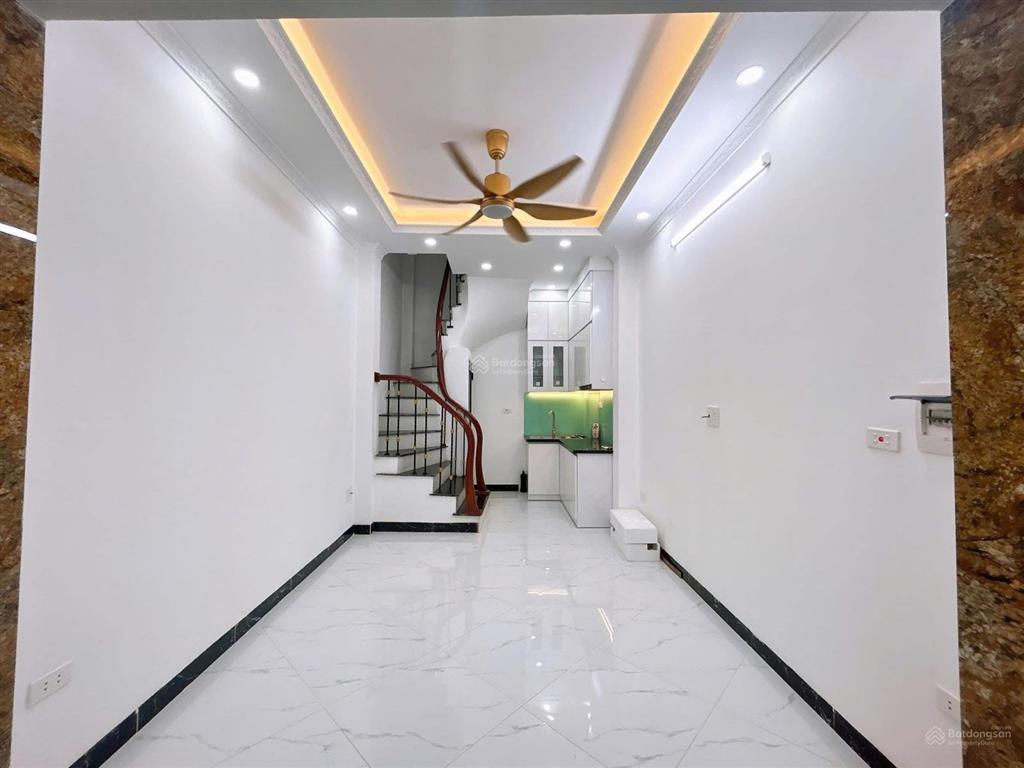 Chính chủ cần bán gấp cát linh, hào nam  20m2x3t  ngõ thoáng, nhà đẹp, chắc chắn  3,7 tỷ