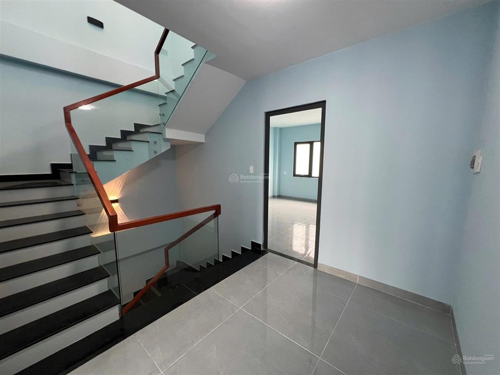 Bán nhà mặt tiền nhìn ra công viên khu an dương vương p16 q8 bến phú định