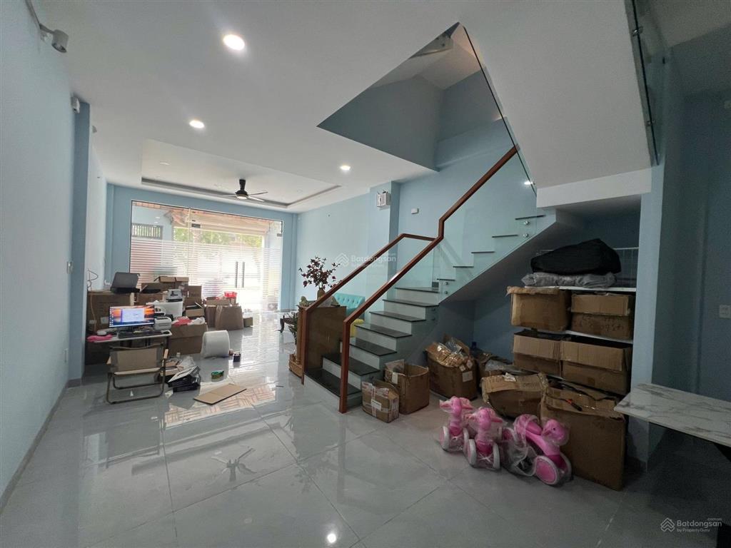 Bán nhà mặt tiền nhìn ra công viên khu an dương vương p16 q8 bến phú định