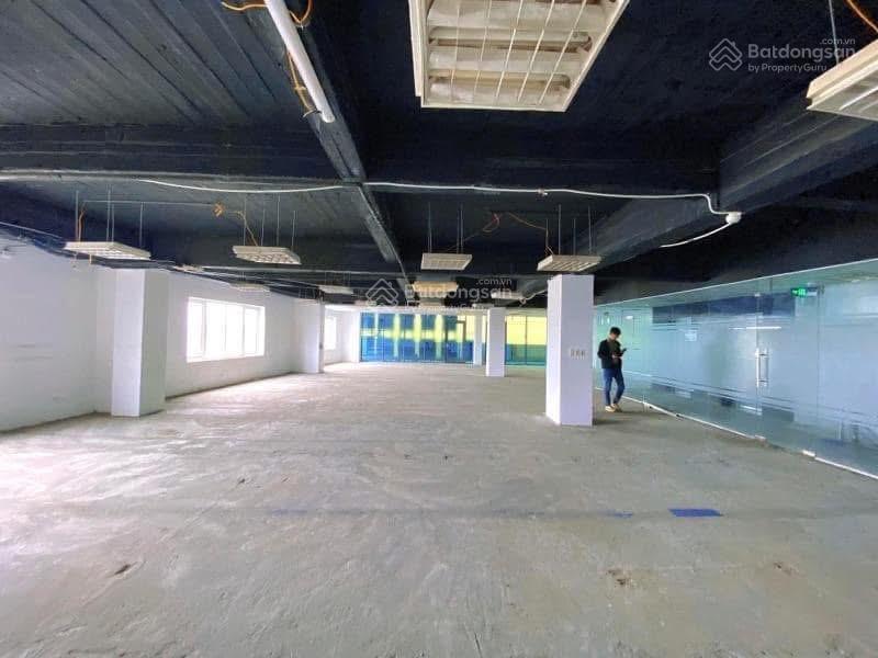 Bán toà nhà mặt phố đê la thành 310m12tmt13m giá chỉ 98 tỷ  dòng tiền 500 triệu.