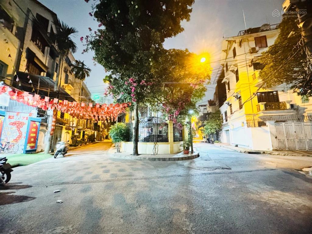 Hiếm có! biệt thự 3 thoáng kđt linh đàm 210m4t hơn 50 tỷhàm cá mập
