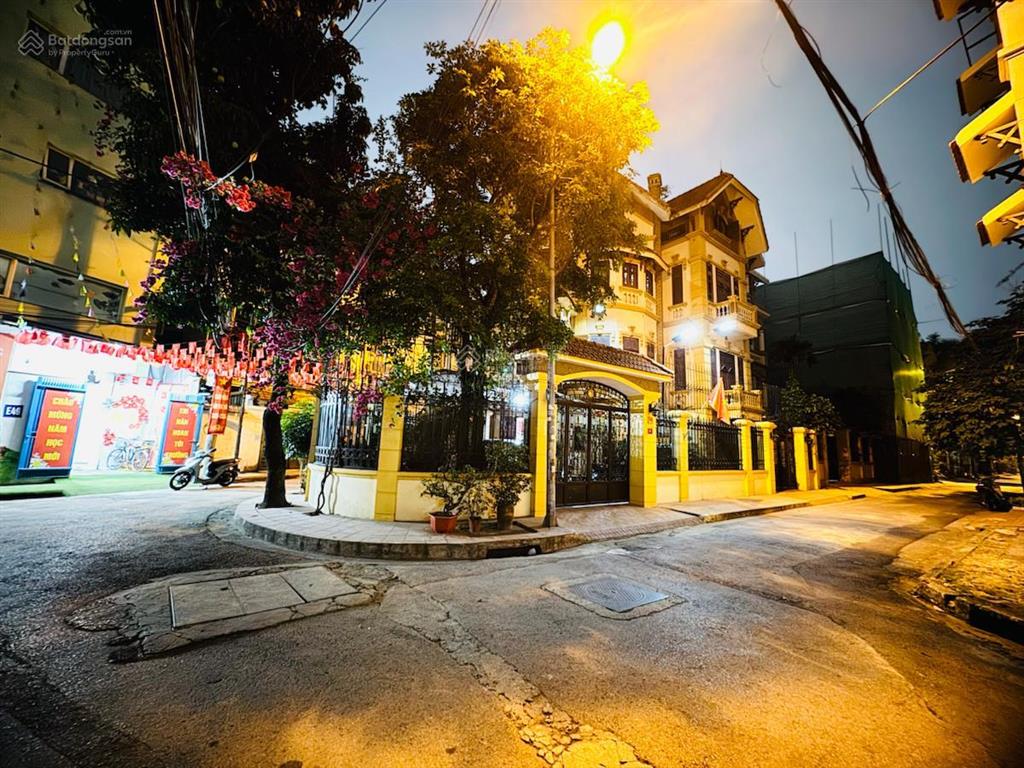 Hiếm có! biệt thự 3 thoáng kđt linh đàm 210m4t hơn 50 tỷhàm cá mập