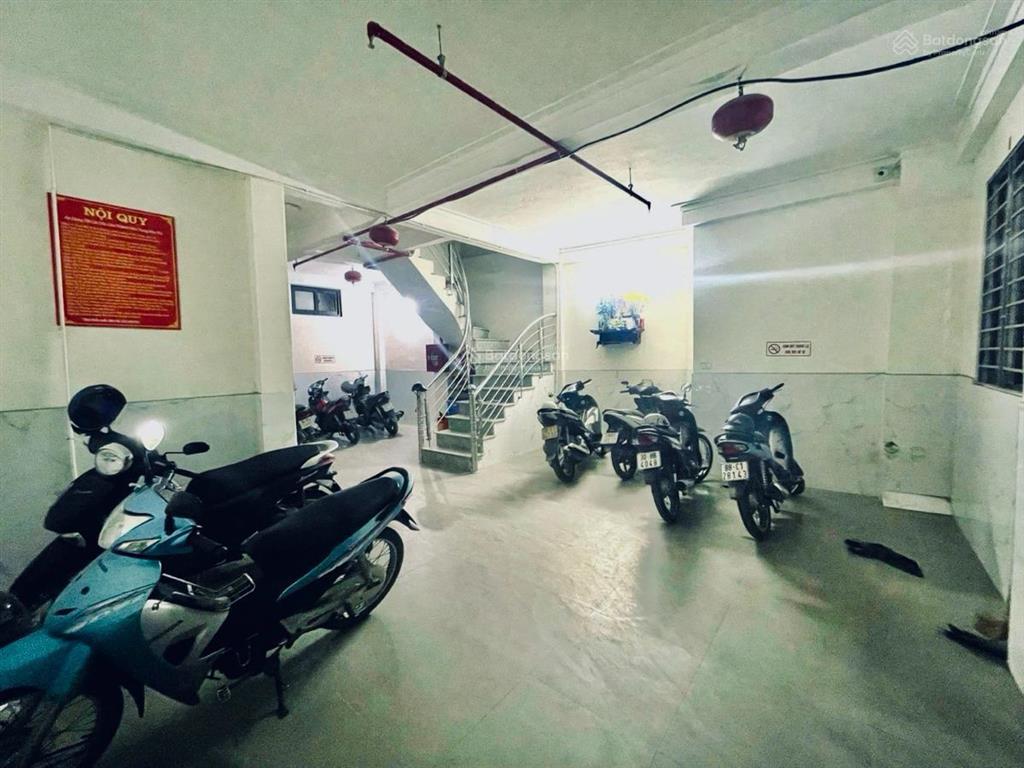 Bán nhà tòa dịch vụ hồ triều khúc 70m8t16p hơn 15 tỷ dòng tiền 75 triệu