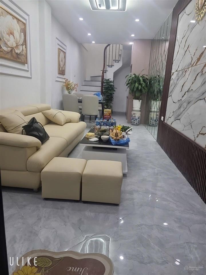 Chính chủ bán nhà trần khát chân 35m², 6 tầng, giá 8,35 tỷ, 8 phòng ngủ, thuê 25 triệu
