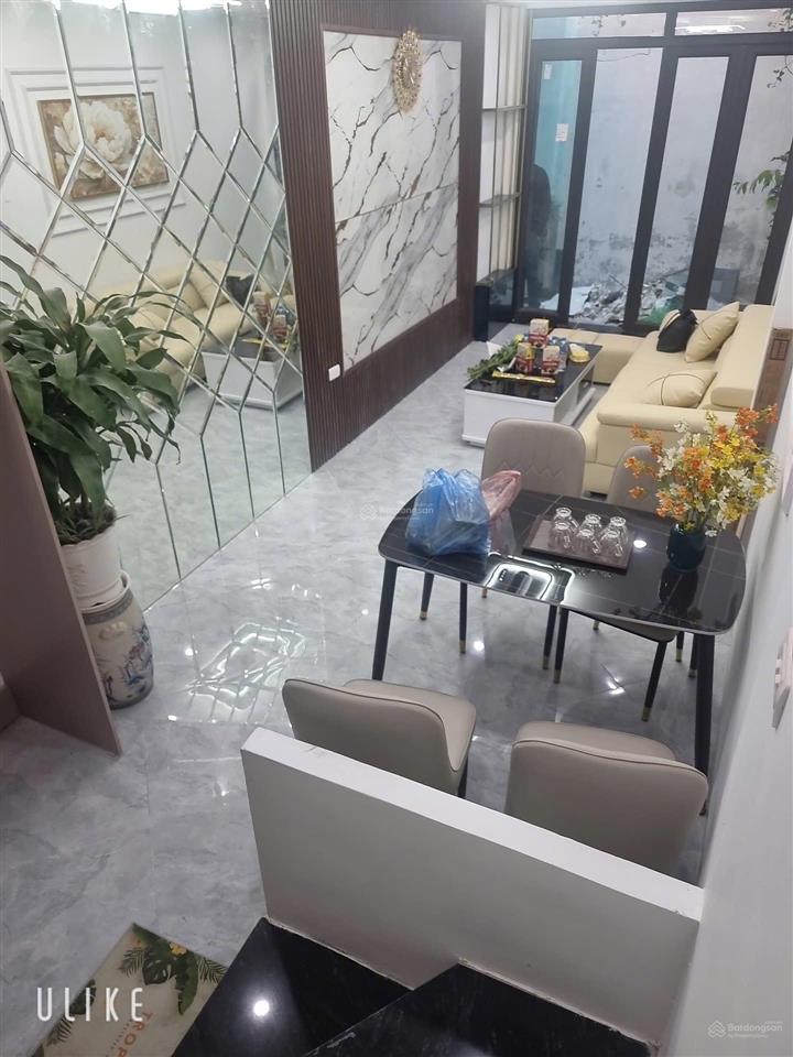 Chính chủ bán nhà trần khát chân 35m², 6 tầng, giá 8,35 tỷ, 8 phòng ngủ, thuê 25 triệu