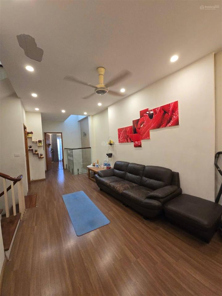 Bán nhà phân lô khúc duy tiến 90m², 4t, mt 7.2m giá 20 tỷ, gara ô tô 7