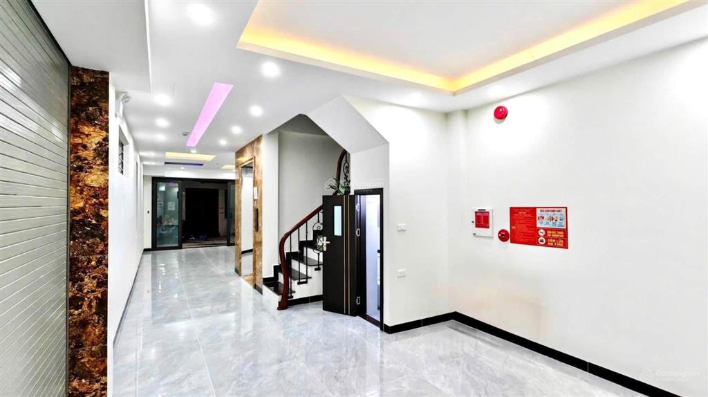 Bán tòa nhà văn phòng lô góc ngụy như kon tum 75m, 7 tầng hơn 26 tỷ  siêu đẹp