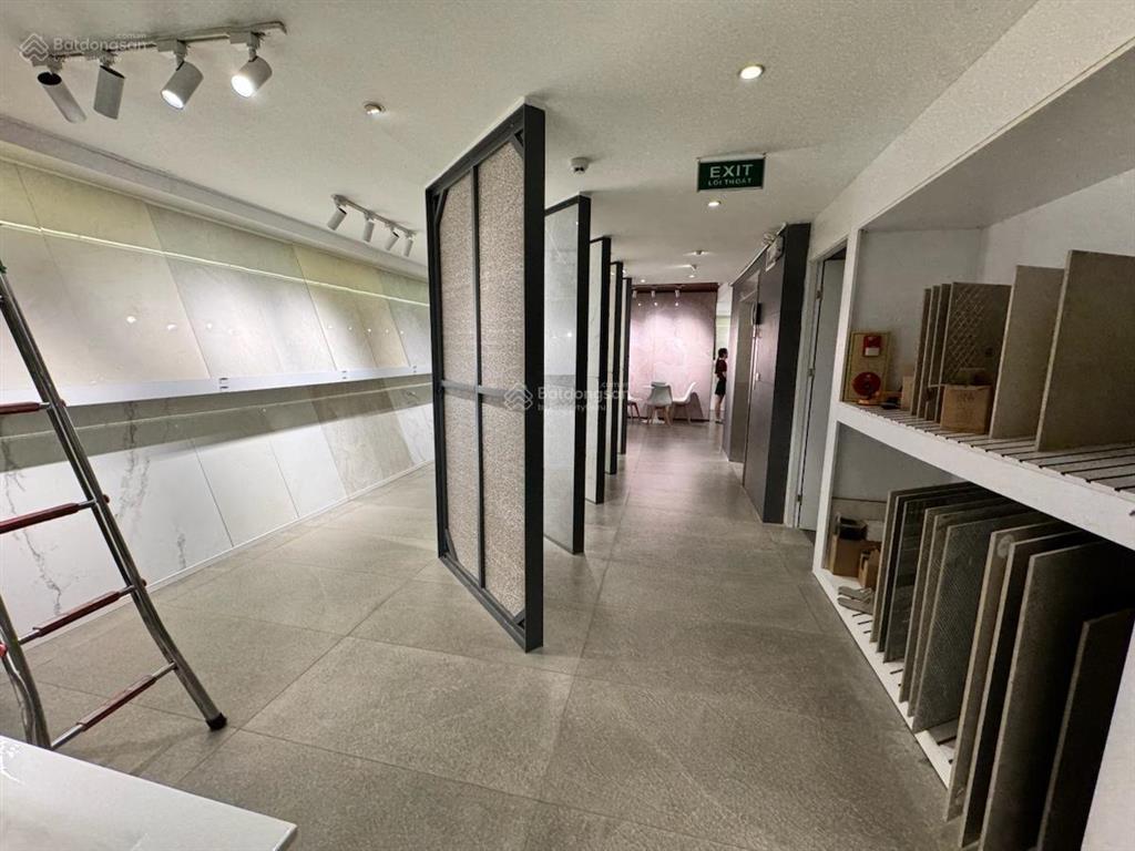 Bán nhà mặt phố nguyễn xiển 300m², mt 16m, giá 100 tỷ, sổ đỏ chính chủ