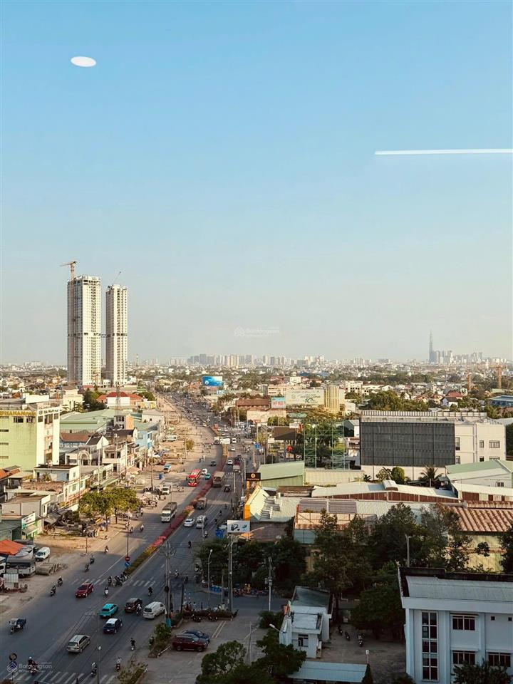 Bán nhanh căn a02 2pn 2wc view đẹp giá 4,05 tỷ bao phí tầng trung.  em 0903 384 ***