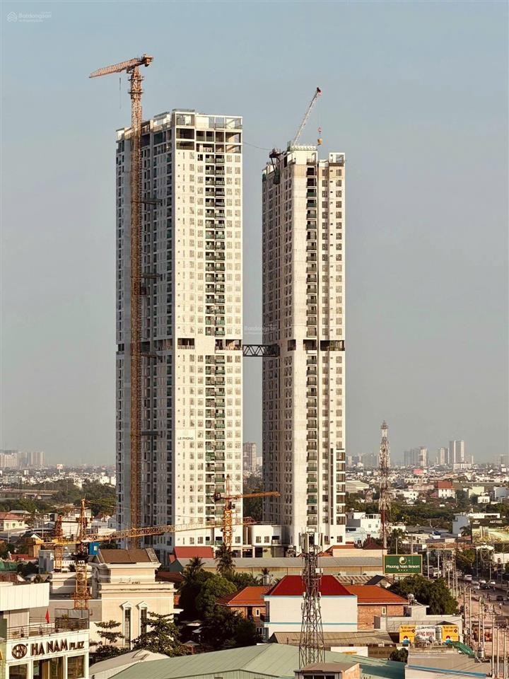 Bán nhanh căn a02 2pn 2wc view đẹp giá 4,05 tỷ bao phí tầng trung.  em 0903 384 ***