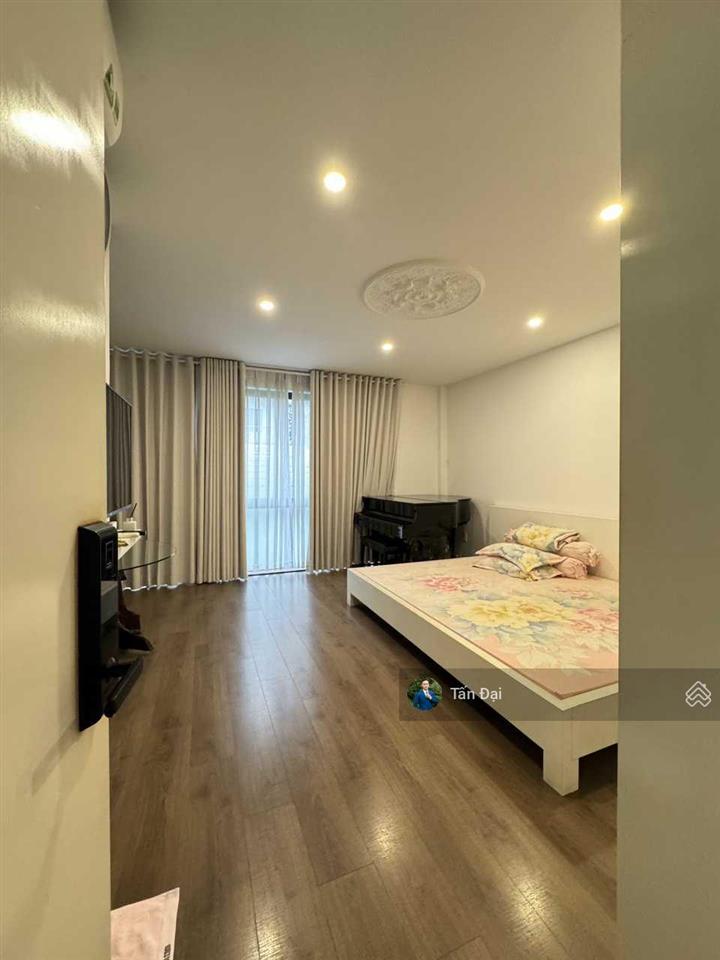 Giảm mạnh 3 tỷ  bán gấp nhà phố lk 5,5x16m đường số 6  hướng tây bắc tại hà đô q10. tấn đại