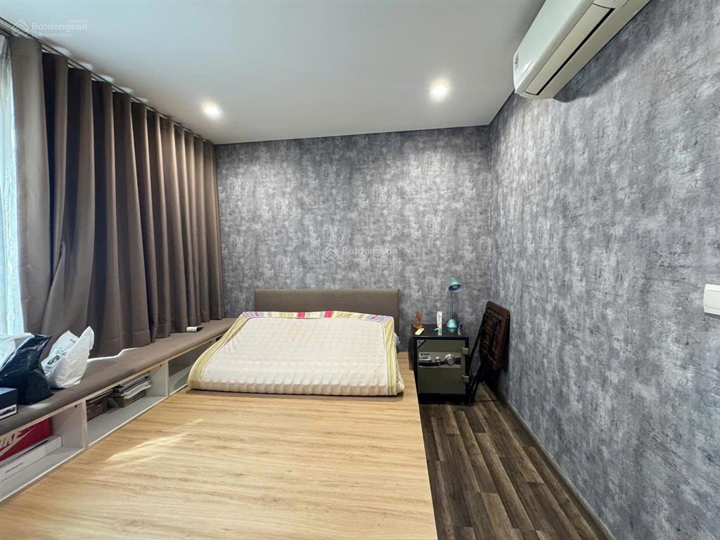 Chuyển nhượng căn 2pn (86m2) đầy đủ nội thất  tầng cao, sẵn sổ hồng tại hà đô centrosa. tấn đại