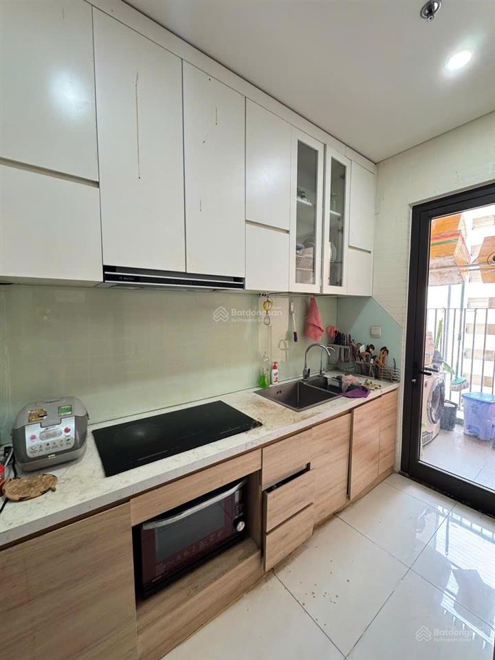 Chuyển nhượng căn 2pn (86m2) đầy đủ nội thất  tầng cao, sẵn sổ hồng tại hà đô centrosa. tấn đại