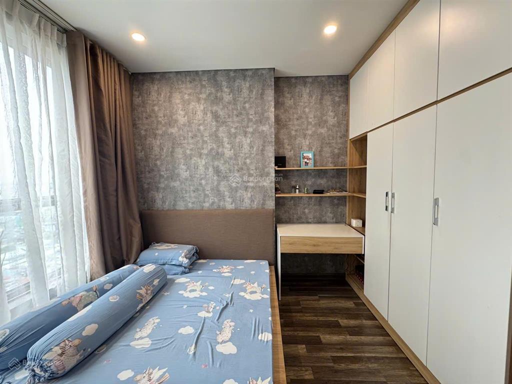 Chuyển nhượng căn 2pn (86m2) đầy đủ nội thất  tầng cao, sẵn sổ hồng tại hà đô centrosa. tấn đại
