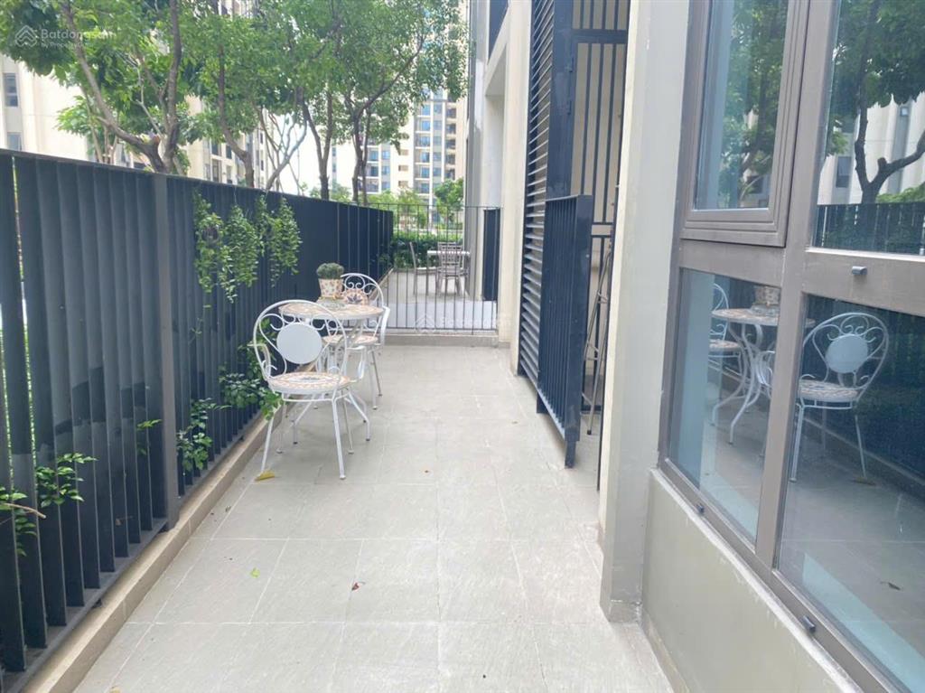 Bán trục căn đẹp  căn 2pn 86m2 có sân vườn riêng 12m2  sẵn sổ hồng tại hà đô centrosa. tấn đại