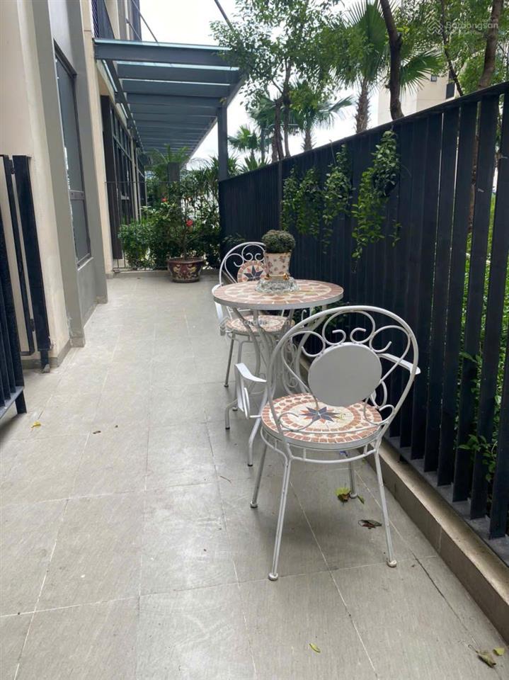 Bán trục căn đẹp  căn 2pn 86m2 có sân vườn riêng 12m2  sẵn sổ hồng tại hà đô centrosa. tấn đại