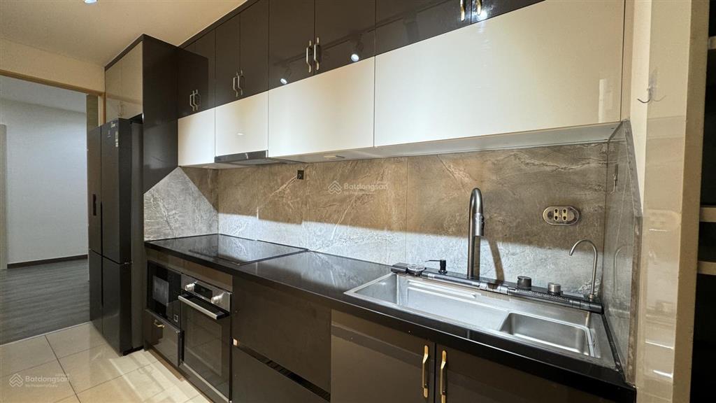 Bán căn 3pn (106,4m2) nội thất đẹp  bc đông nam nhà mát quanh năm  sẵn sổ hồng tại hà đô. tấn đại