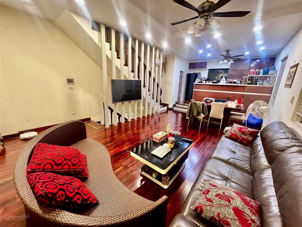 Hoa hậu phố phan kế bính, gần ô tô, lô góc, 3 thoáng, full nội thất đẹp, ở ngay