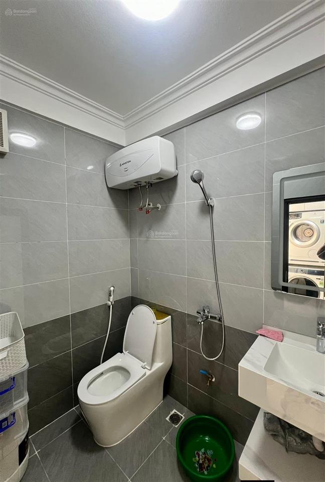 Nhà đẹp phố lạc long quân, lô góc, ô tô gần, ngõ thông, giá tốt