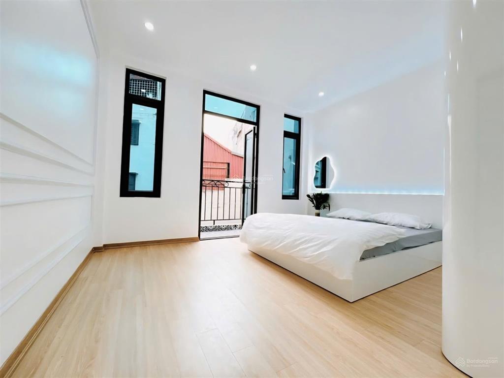 Bán nhà phố hoàng quốc việt. ngõ 3m thông, 50m ra phố, kinh doanh, xây mới, thoáng, full nội thất