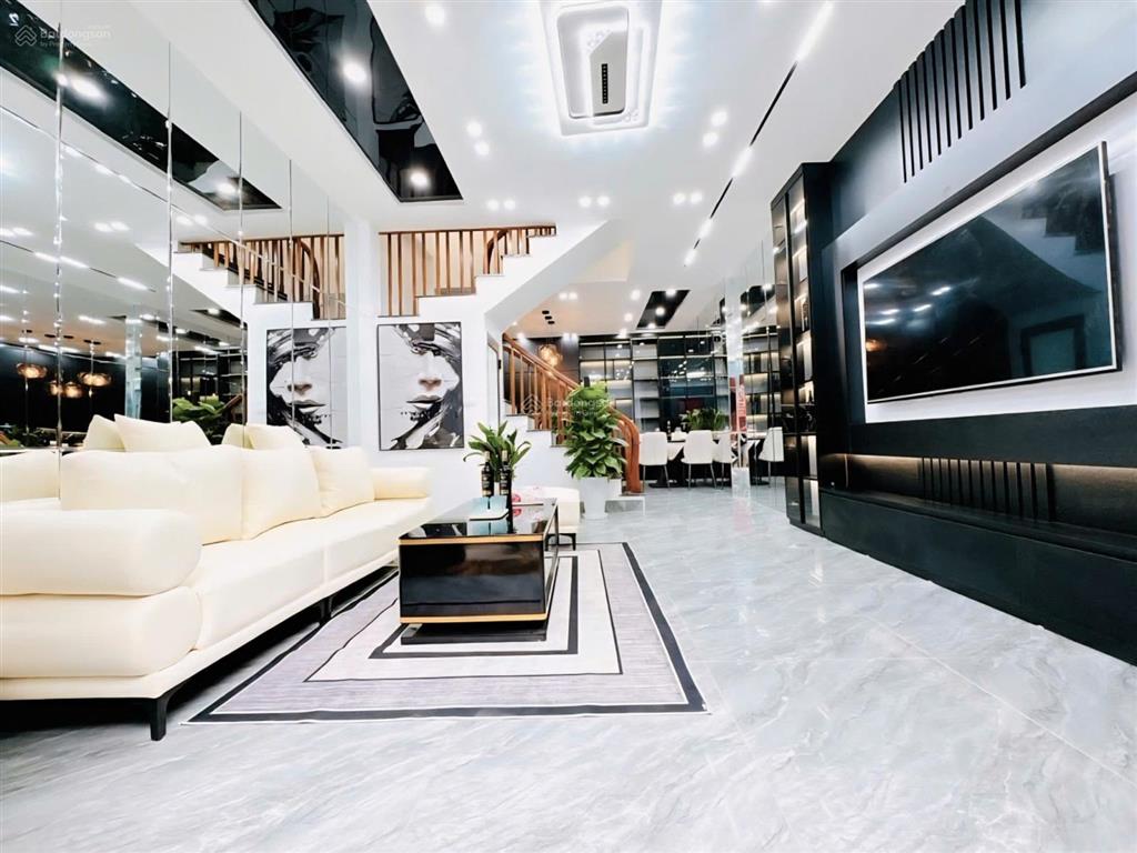 Bán nhà phố hoàng quốc việt. ngõ 3m thông, 50m ra phố, kinh doanh, xây mới, thoáng, full nội thất