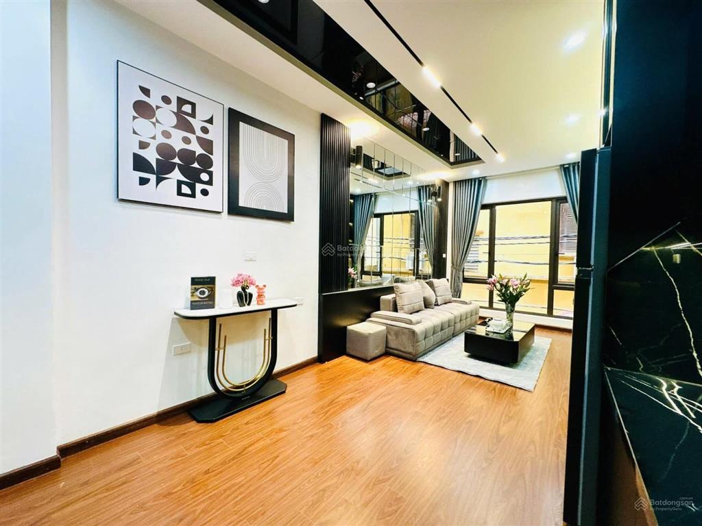 Hoa hậu phố văn cao, 3 bước ra ô tô, gần phố, ngõ thông, kinh doanh, ở ngay, full nội thất đẹp