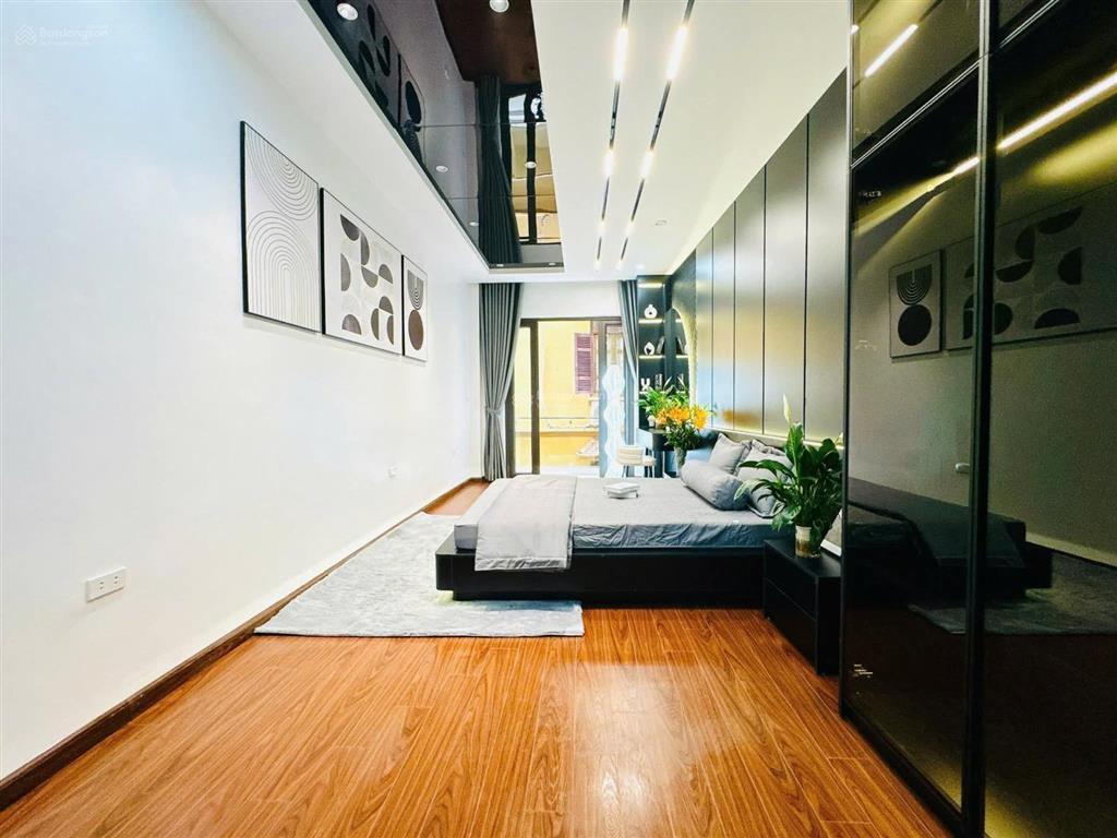 Hoa hậu phố văn cao, 3 bước ra ô tô, gần phố, ngõ thông, kinh doanh, ở ngay, full nội thất đẹp