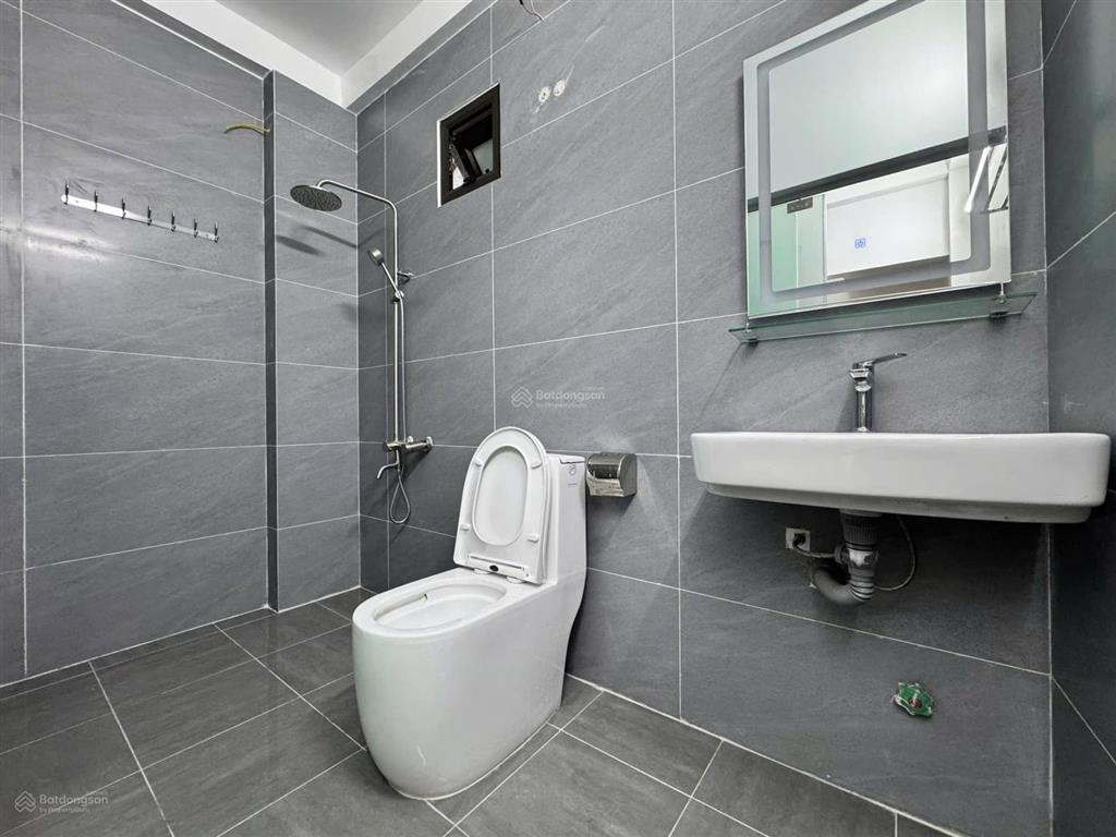 1 nhà ra mặt phố thuỵ khuê, ngõ thông kd, ô tô cạnh nhà, mới, sân xe, sát hồ tây, qh ổn định, 51m2
