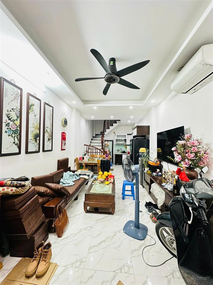 Mặt ngõ võng thị, ngõ thông, cho thuê kinh doanh, ô tô gần, sát hồ tây, sổ vuông, tặng nt, 48m2