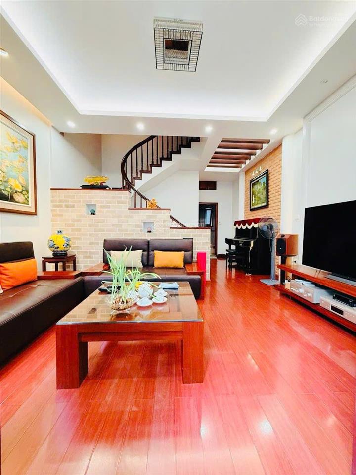 Bán nhà đội cấn. ngõ thông tứ tung, chỉ 50m ra mặt phố, dân xây, thoáng vĩnh viễn, ko qh, 42m2*5t