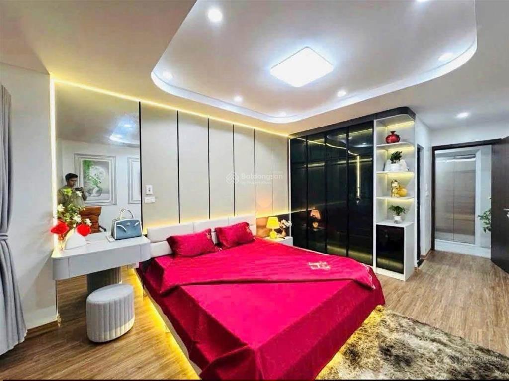 Siêu phẩm đào tấn, lô góc, thang máy, gần phố, nhà đẹp ở ngay giá chỉ 8,9 tỷ