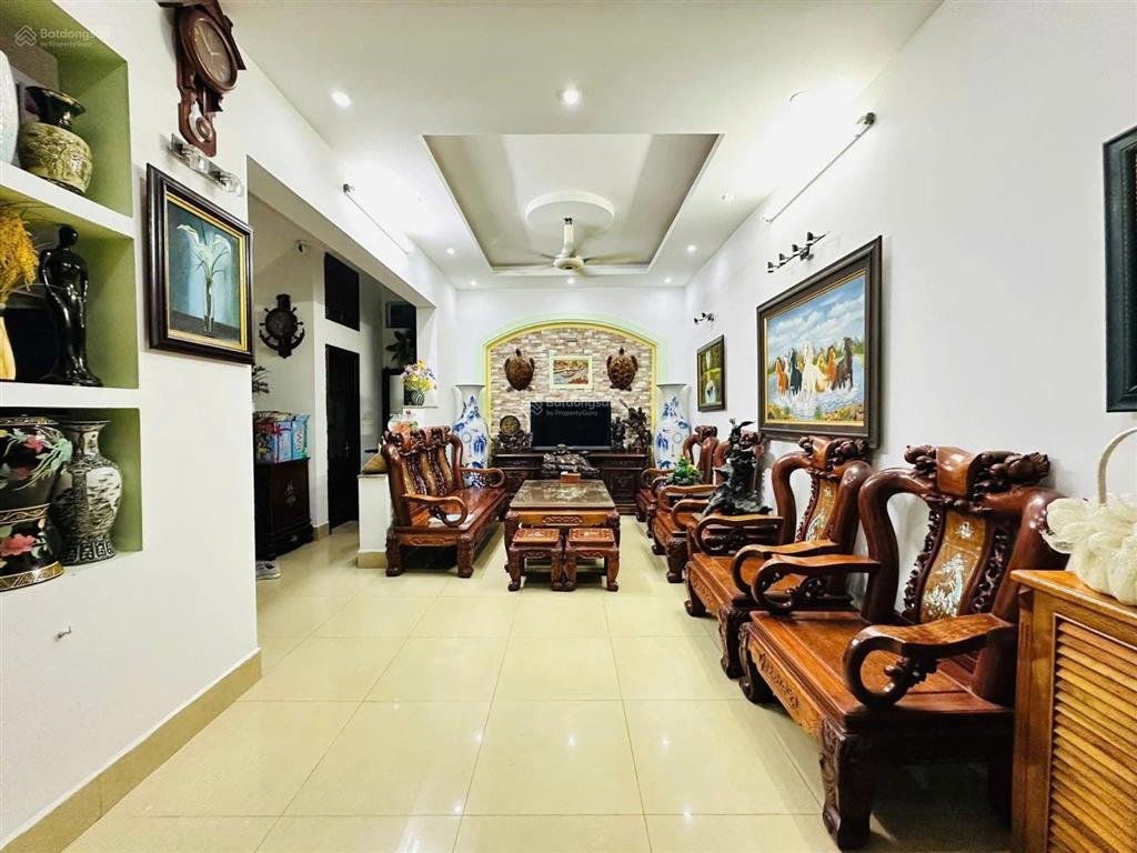 Nhà đẹp giang văn minh. ngõ nông, ra phố chỉ vài bước, ô tô dừng đỗ, dân xây kcbt, thoáng, 45m2*4t
