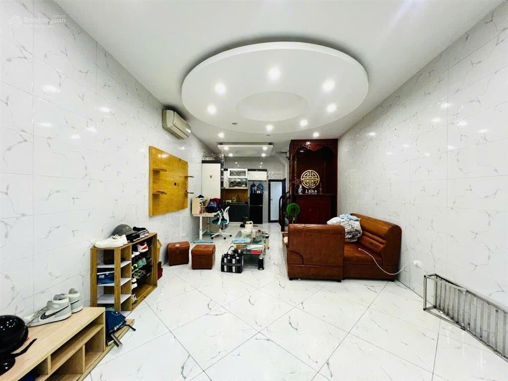 Giá đầu tư! giang văn minh, 50m ra ô tô, 2 thoáng, ngõ thông, dân xây, sân rộng, sổ vuông, 43m2*5t