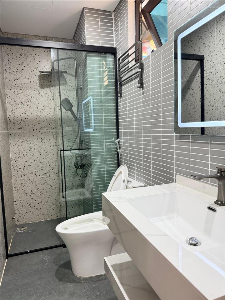 Gấp! phân lô, ô tô ô phố lạc long quân, 6 tầng thang máy, lô góc, kinh doanh, nội thất xịn