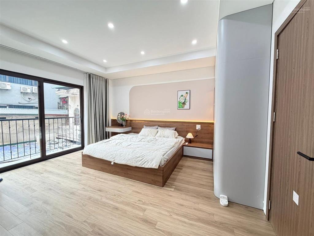 Gấp! phân lô, ô tô ô phố lạc long quân, 6 tầng thang máy, lô góc, kinh doanh, nội thất xịn