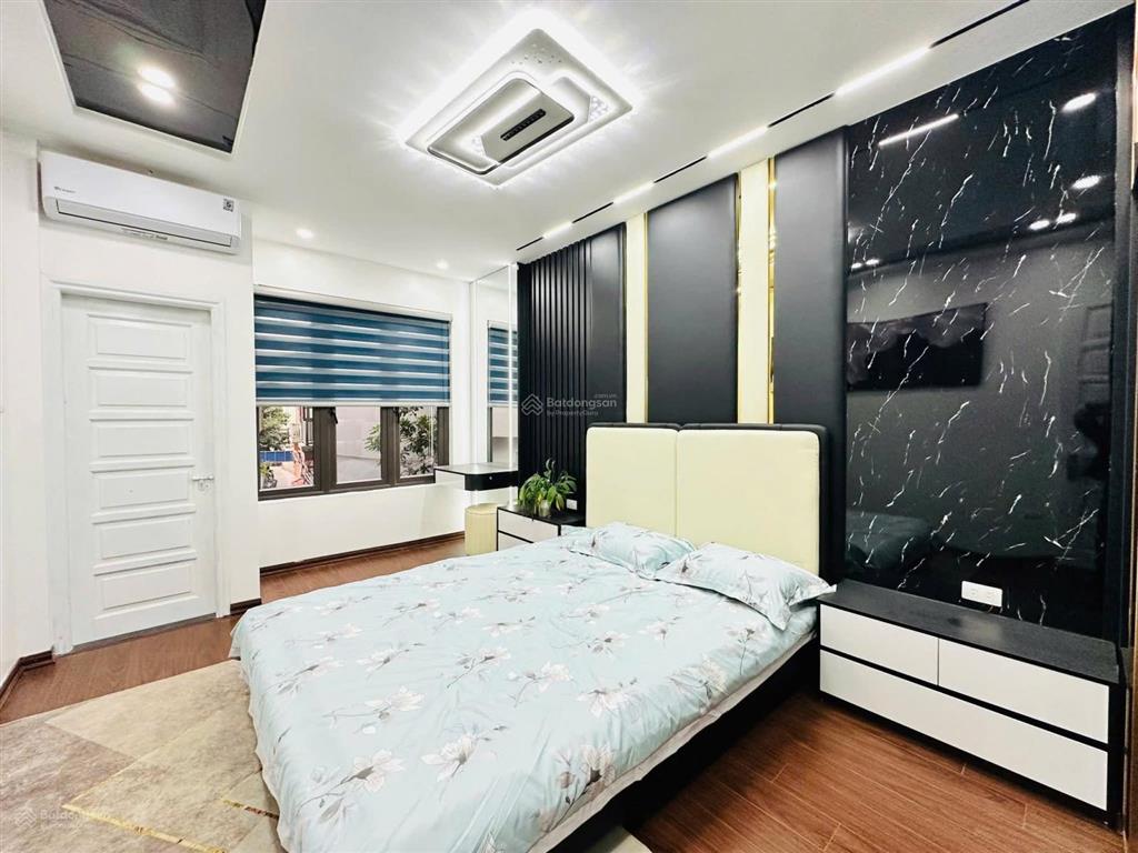 Đẹp quá! phố võ chí công, gần ô tô, sát phố, kinh doanh, 2 thoáng, full nội thất đẹp