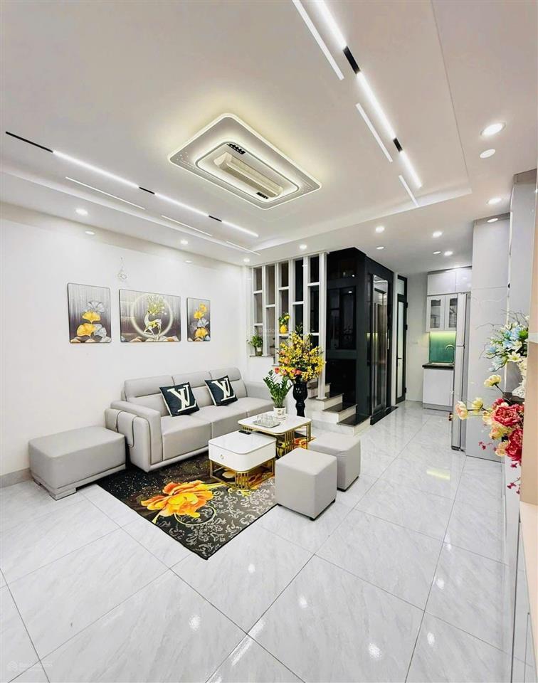 Quá rẻ! trần thái tông, thang máy, ngõ thông, 1 bước ra phố, sổ cc, full nt, ở/ tích sản, 46m2