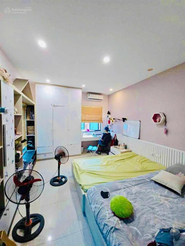 Gấp. võ chí công, nhà xây còn mới, ngõ thông kd, ôtô đỗ cửa, sân riêng, đủ đồ, không qh, 39m2*4t
