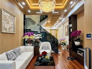 Hạ sâu 1 tỷ! lô góc cầu giấy, 2 thoáng, 30m ra phố, trước nhà 2.5m, nội thất đẹp, cam kết không qh
