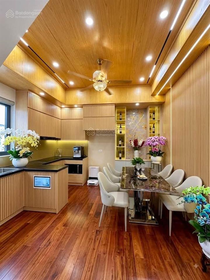 Hạ sâu 1 tỷ! lô góc cầu giấy, 2 thoáng, 30m ra phố, trước nhà 2.5m, nội thất đẹp, cam kết không qh