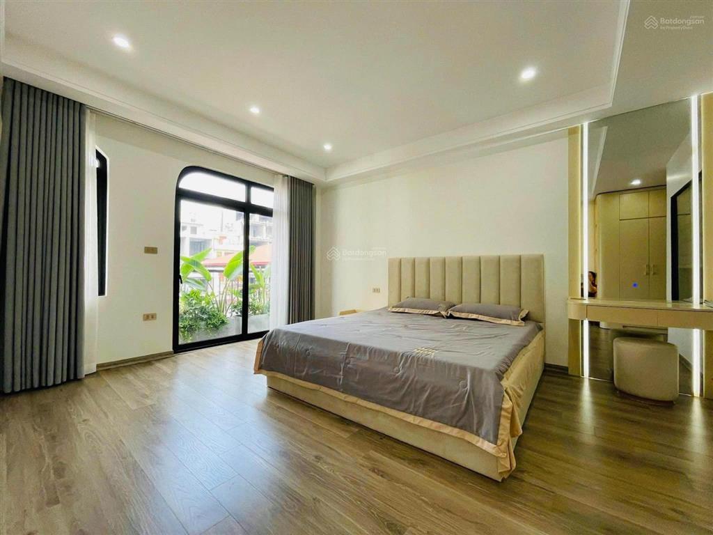 Nhà cầu giấy mặt ngõ thông, ô tô gần, trước nhà 2.5m, thoáng 2 mặt, sổ đỏ full