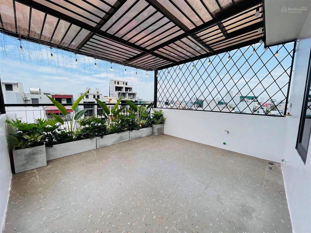 Nhà cầu giấy mặt ngõ thông, ô tô gần, trước nhà 2.5m, thoáng 2 mặt, sổ đỏ full