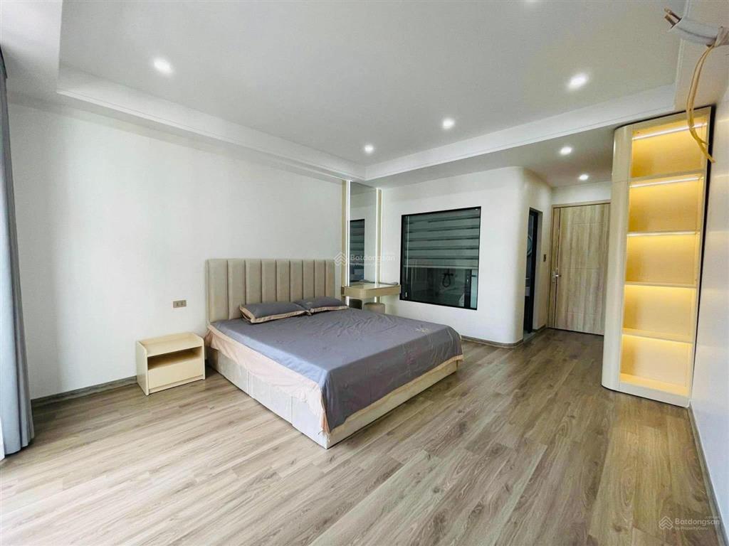 Nhà cầu giấy mặt ngõ thông, ô tô gần, trước nhà 2.5m, thoáng 2 mặt, sổ đỏ full