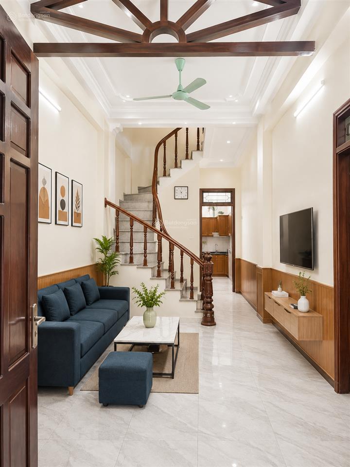 Bán nhà thụy khuê  tây hồ, 1 ngoặt ra phố, ngõ thông, mặt tiền 5m, xây tâm huyết, ở ngay, nở hậu.