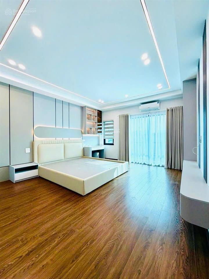 Chuẩn! nhà đẹp cầu giấy, ngõ nông, 6 tầng thang máy, 1 phút ra công viên cầu giấy, sổ đỏ full