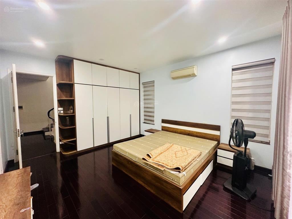 Mua là hời! bán nhà hoàng quốc việt, 55m2 mặt tiền 5.5m, mặt ngõ thông, ba gác quay đầu, gần ô tô